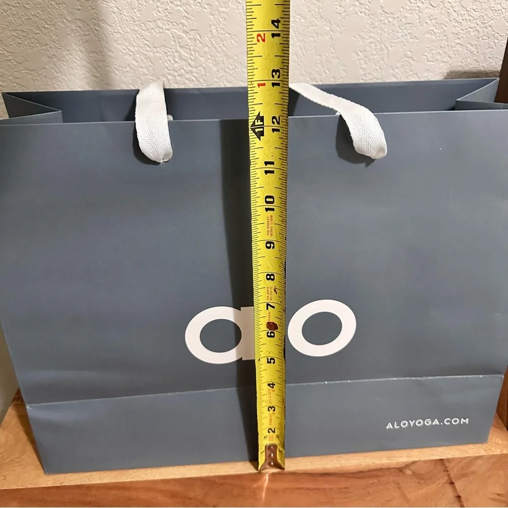 ALO Yoga Paper Gift Shopping Bag EUC